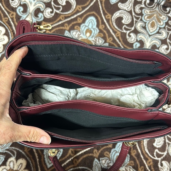 Chic Brown and White Crossbody Bag with Structured Design - Picture 8 of 13